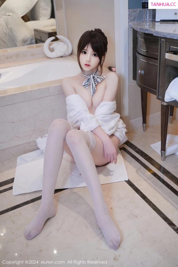   [XiuRen]高清写真图 2024.03.01 No.8162 梦灵儿Mini 丝袜美腿第65张图片